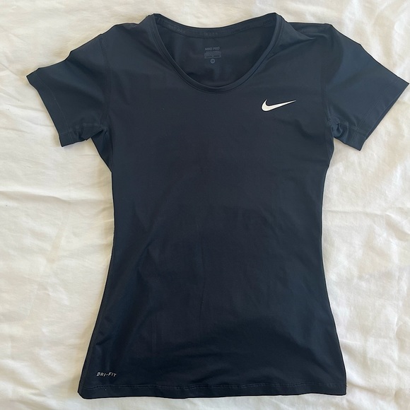 Nike Tops - Nike Pro Athletic Tee